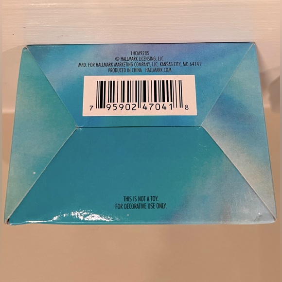 Relisted - Hallmark Northpole Ornament in Box Boy Green Coat Holding Snowflake - Picture 3 of 5